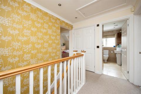 15b Cockhill, Trowbridge, BA14 9BG
