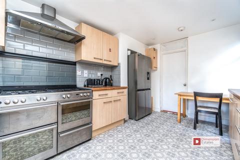 4 bedroom terraced house to rent, Coopersale Road, Homerton, Hackney, E9