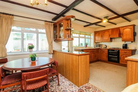 3 bedroom detached bungalow for sale, Sotheron Croft, Pontefract WF8