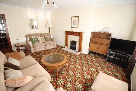 3 bedroom detached bungalow for sale, Ninelands Spur, Leeds LS25