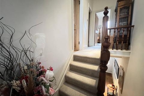 8 Vambery Road, London, SE18 3HA