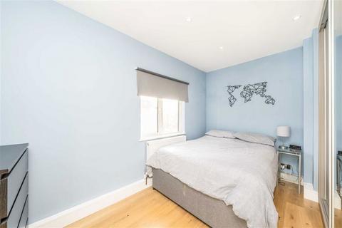 2 bedroom flat for sale, Bradgate Road, London SE6