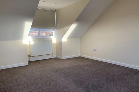 3 bedroom duplex to rent, 114, Parkhead Drive, Edinburgh, EH11 4RS