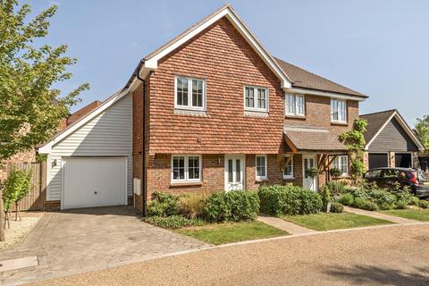 28 Cherry Tree Lane, Ewhurst, Cranleigh, GU6 7GG