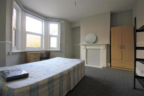 2 bedroom flat to rent, Hartington Road, Brighton