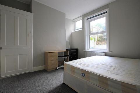 2 bedroom flat to rent, Hartington Road, Brighton