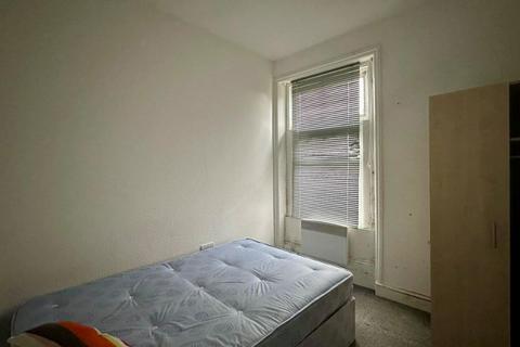 1 bedroom flat for sale, Flat 6, 1 Canham Road, South Norwood, London, SE25 6RZ