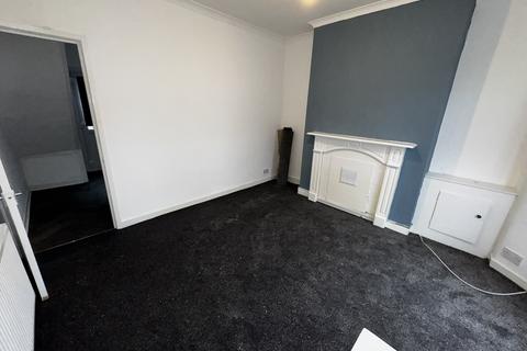 2 bedroom terraced house to rent, Moorland Road, Birkenhead CH42