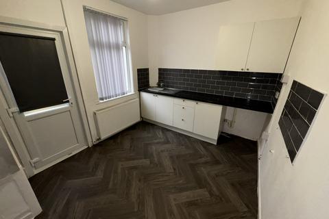 2 bedroom terraced house to rent, Moorland Road, Birkenhead CH42