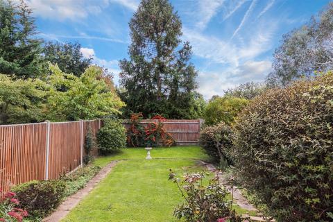 3a Westway, London, SW20 9LX