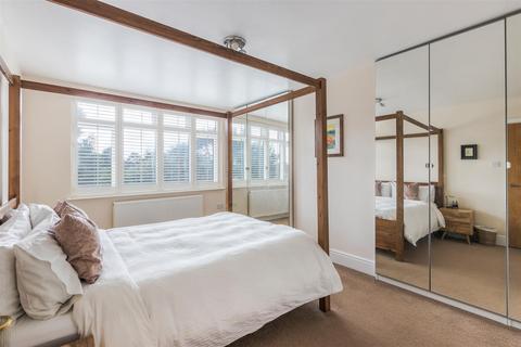 3a Westway, London, SW20 9LX