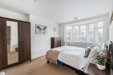 3a Westway, London, SW20 9LX