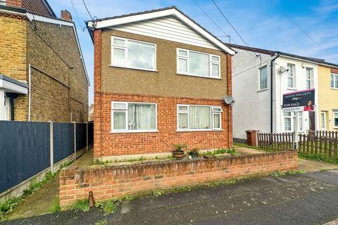 25a Salisbury Avenue, Stanford-le-hope, SS17 0DA