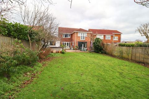 5 bedroom detached house for sale, Garden Close, Hayling Island