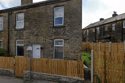 2 bedroom terraced house to rent - Upper George Street, Bradford BD6