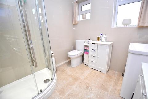 1 Braxted Close, Rochford, SS4 1UN