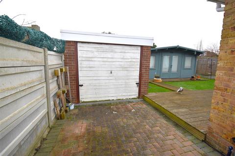 1 Braxted Close, Rochford, SS4 1UN