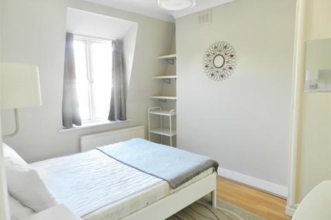 1 bedroom flat to rent, Meath Street, London SW11