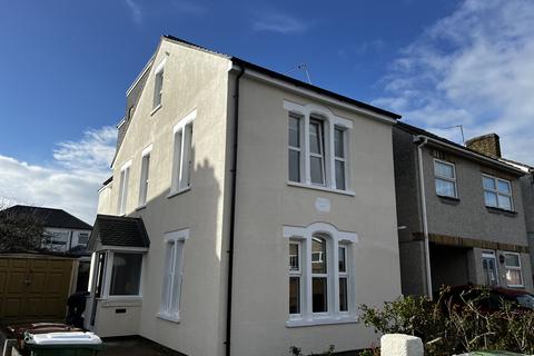 2 bedroom flat to rent, Heron Hill, Belvedere DA17