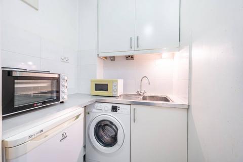 Studio to rent, Queensway, Bayswater, London, W2