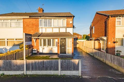 3 bedroom semi-detached house for sale, Gilda Road, Manchester M28