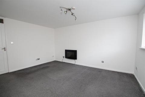 2 bedroom flat to rent, Bath Road, Swindon SN1