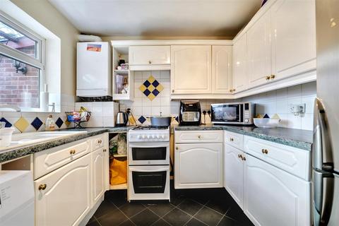 82 Stanley Road, Nuneaton, CV11 5ER