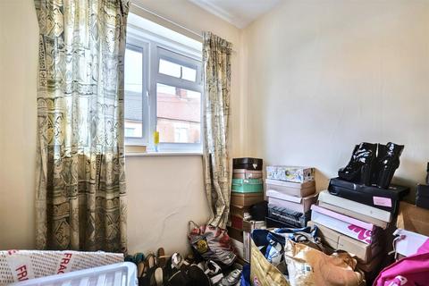 82 Stanley Road, Nuneaton, CV11 5ER