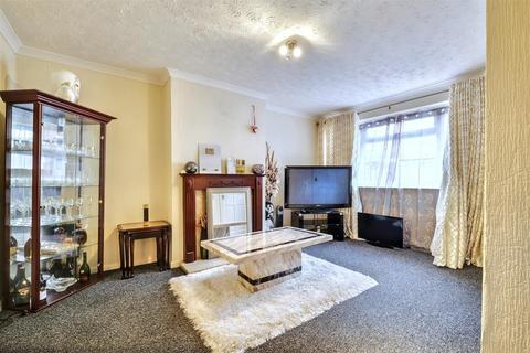 3 bedroom terraced house for sale, Stanley Road, Nuneaton CV11