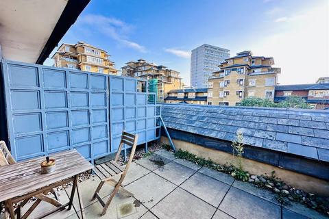 2 bedroom flat for sale, Hunter Lodge, London W9