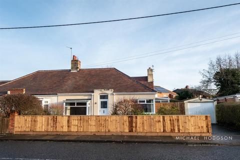 3 bedroom semi-detached bungalow to rent, Woodlands Road, Cleadon, Sunderland