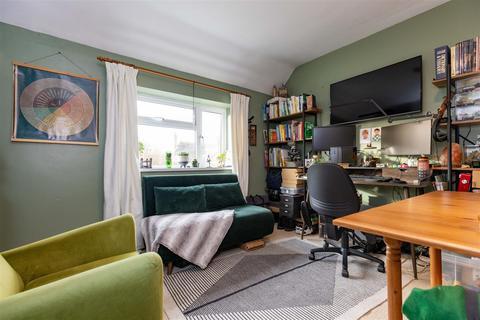 8 The Close, Hampton Lucy, Warwick, CV35 8AY