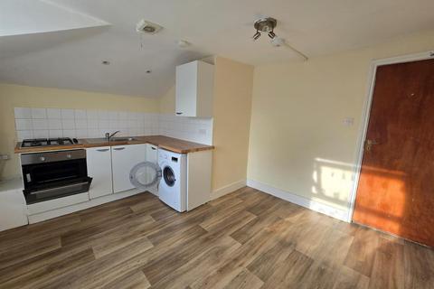 1 bedroom flat to rent, Ickburgh Road, Hackney