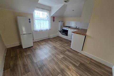 1 bedroom flat to rent, Ickburgh Road, Hackney