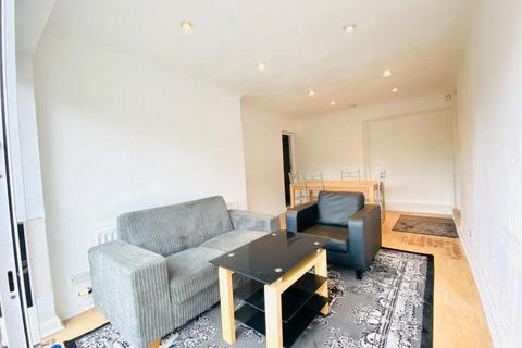 9 bedroom house share to rent, 14 Ashbourne Road, London W5