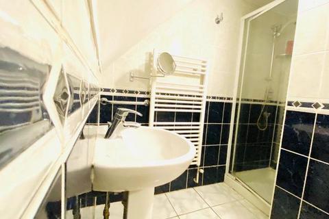 9 bedroom house share to rent, 14 Ashbourne Road, London W5