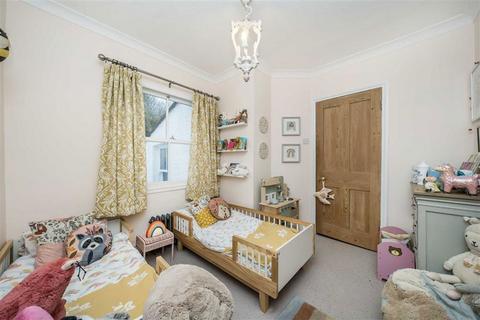 30 Watts Lane, Teddington, TW11 8HQ