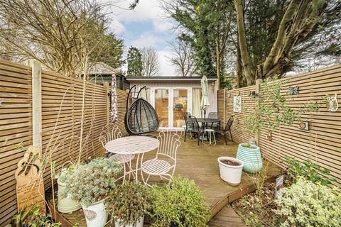 30 Watts Lane, Teddington, TW11 8HQ