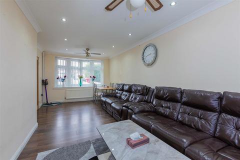 3 bedroom maisonette for sale, Wordsworth Road, Slough