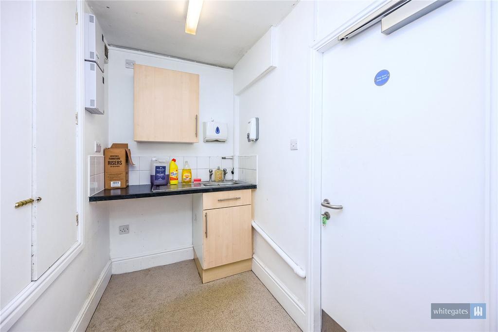 Kitchen/Washroom