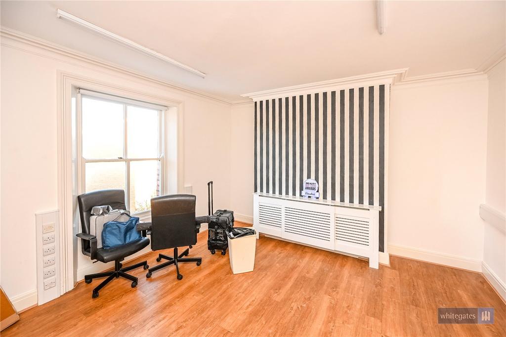 Bedroom/Office