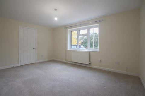 3 bedroom semi-detached house to rent, Church Hill, Hempstead CB10