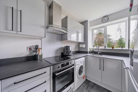 1 bedroom flat for sale, Courtlands Close, Watford WD24 5GT