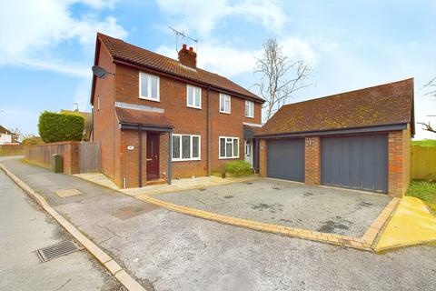 Earlswood Close, Horsham RH13