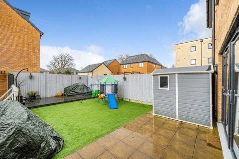 4 bedroom semi-detached house for sale, Nearly new family home in central Yatton