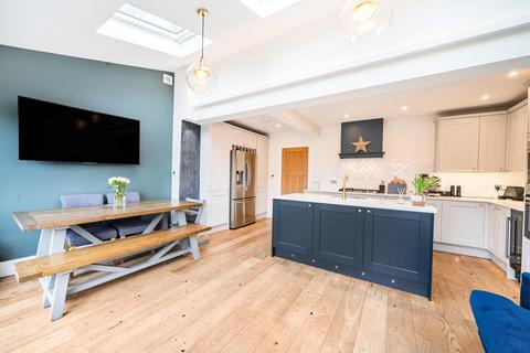 65 Covington Way, London, SW16 3SF