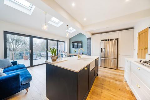 65 Covington Way, London, SW16 3SF