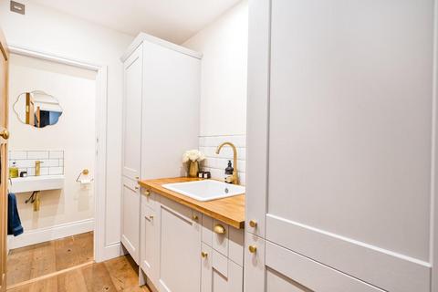 65 Covington Way, London, SW16 3SF