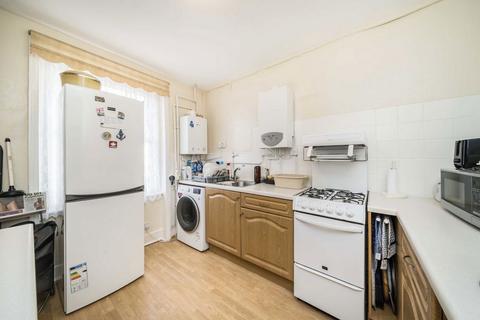 4 bedroom end of terrace house for sale, Montague Avenue, London W7