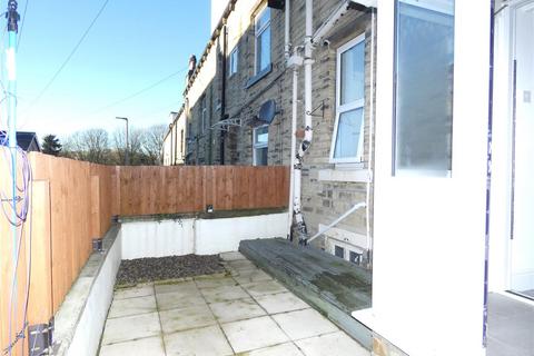 2 bedroom terraced house to rent, Browning Avenue, Halifax HX3